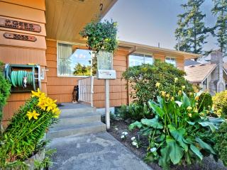 3053 50th Ave, Seattle WA  98115-7737 exterior