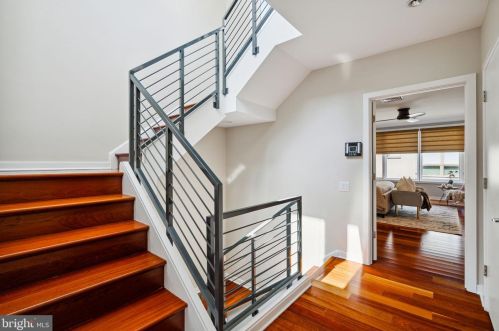 1433 Bainbridge St, Philadelphia PA 19146-2121 exterior