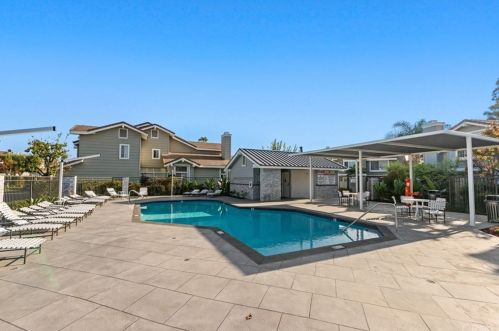2182 Avocado Dr, Tustin CA 92782-8348 exterior