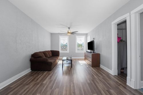 5638 Tripp Ave, Chicago IL 60629-4844 exterior