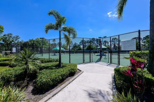 1540 Amherst Dr, Fort Pierce FL  34986-1870 exterior