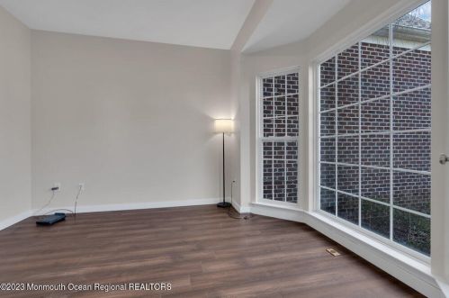 33 Jefferson Ct, Jackson Twp NJ  08527-5159 exterior