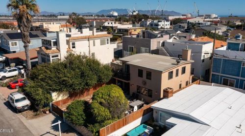 128 Camarillo Ave, Oxnard CA  93035-4605 exterior