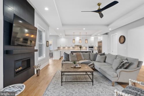 6714 Van Fleet Dr, Mc Lean VA  22101-5140 exterior