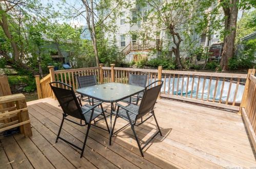 376 Chestnut St, New Britain CT 06051-2309 exterior