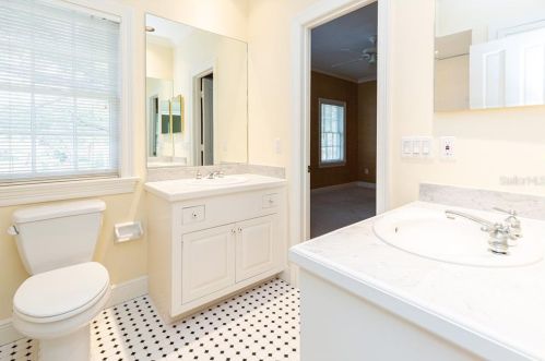 914 Alameda St, Orlando FL 32804-6903 exterior