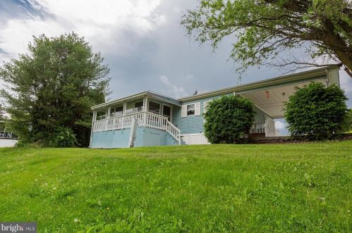 518 Pheasant Rdg Cir, Lancaster PA exterior