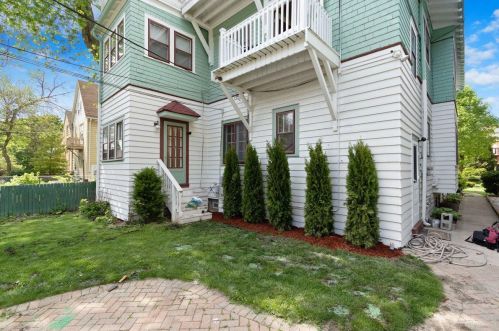 2427 Stratford Ct, Milwaukee WI 53211-2635 exterior