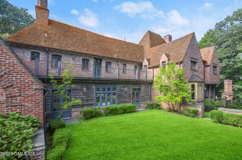 33 Midwood Rd, Greenwich, CT 06830-3807