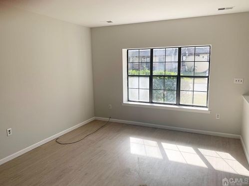 26 Aspen Dr, New Brunswick NJ  08902-1049 exterior