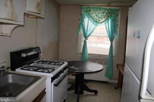 7115 Castor Ave, Philadelphia PA 19134-1502 exterior