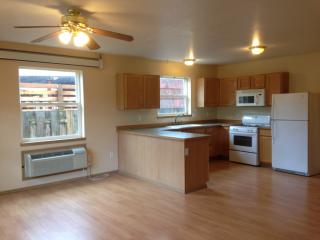 4144 6th Ave, Portland OR  97211-3402 exterior