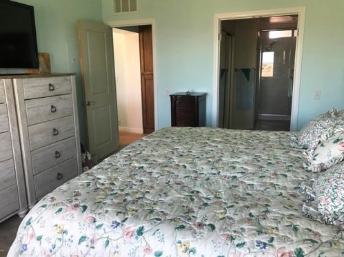 4760 San Sebastian Dr, Oxnard CA 93035-3640 exterior