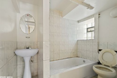 2435 Drake Ave, Chicago IL 60647-2413 exterior