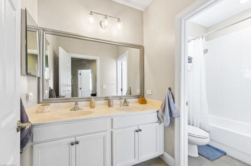 12631 Biscayne Ct, Naples FL 34105-4935 exterior