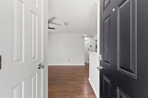 327 Granville Ct, Atlanta GA  30328-3434 exterior