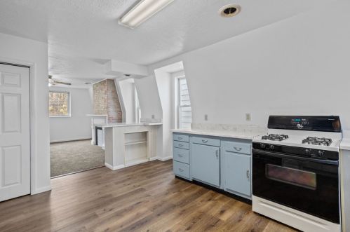 609 Marshall Ave, Pittsburgh PA 15214-3017 exterior