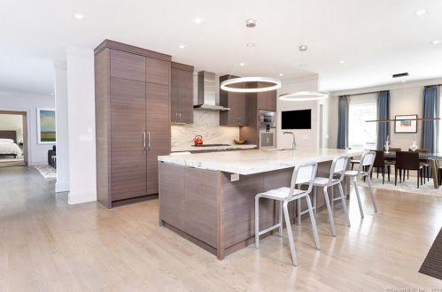 61 Morningside Dr, Greenwich CT 06830-6740 exterior