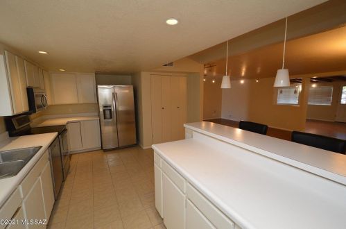 5541 Kelso St, Tucson, AZ 85712-2213