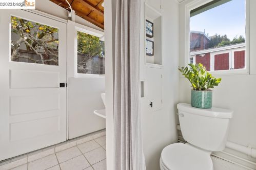 1410 Lincoln St, Berkeley CA 94702-1229 exterior