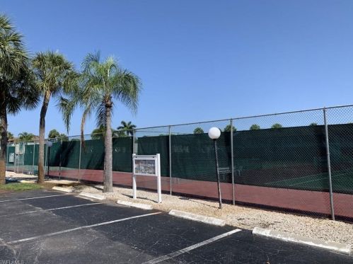 4230 Jack Frost Ct, Naples FL 34112-5245 exterior