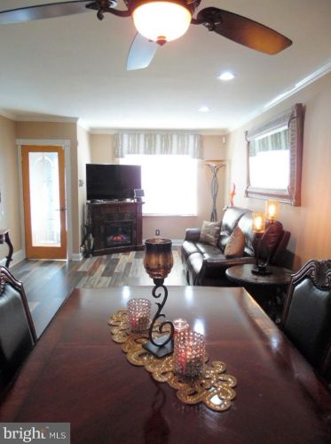 2449 Camac St, Philadelphia PA 19148-4311 exterior