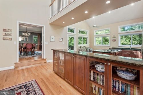 1926 Massachusetts Ave, Mc Lean VA 22101-4907 exterior