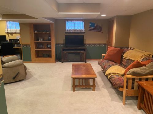 3953 57, Milwaukee WI 53220-2636 exterior