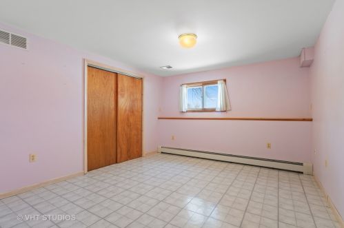 3915 Wilderness Rdg, Bull Valley IL 60012-1718 exterior