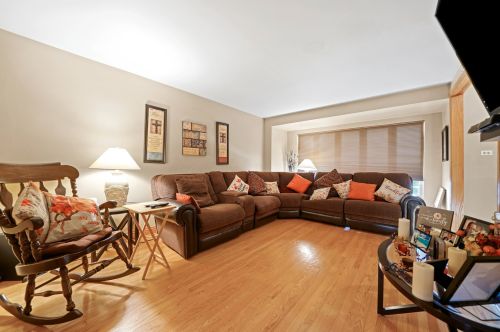 6129 Mcvicker Ave, Chicago IL 60638-4325 exterior