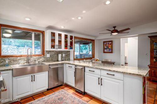 6101 Camino De Santa Valera, Tucson AZ  85718-3722 exterior