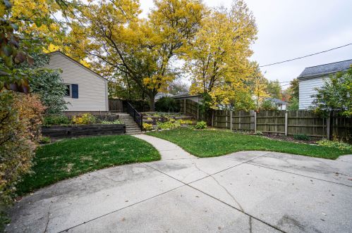 2944 90th St, Milwaukee WI  53222-4613 exterior