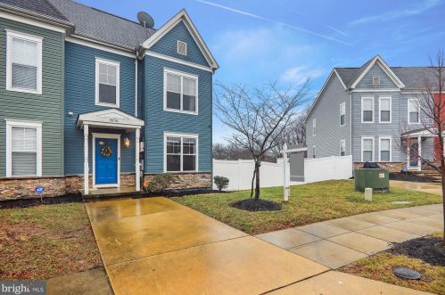 5036 Kimi Gray Ct, Washington, DC 20019-5915