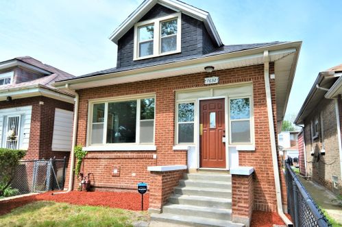 7632 Cregier Ave, Chicago, IL 60649-4012