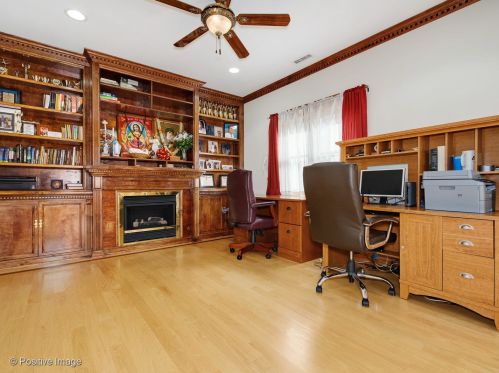 837 Linden Ave, Elmhurst IL 60126-4538 exterior