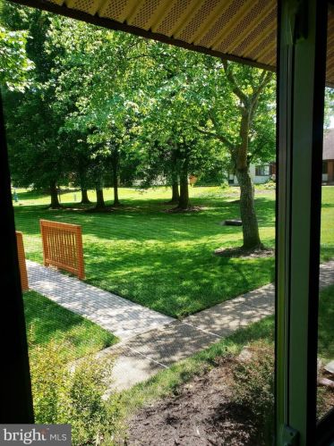 8414 Alameda Ct, Alexandria VA 22309-1621 exterior