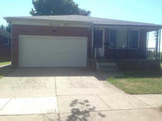 628 Michigan Ave, Monroe MI  48162-2966 exterior