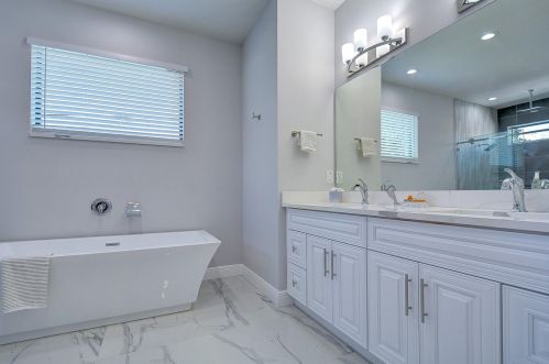 2710 Braddock St, Tampa FL  33607-6828 exterior