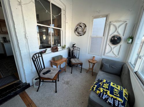 1334 Cornelia Ave, Chicago IL 60618-6035 exterior