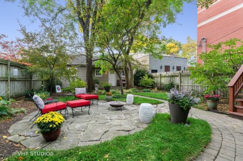 2319 Montrose Ave, Chicago IL 60618-1658 exterior