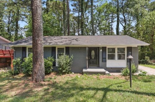 986 Eisenhower Rd, Atlanta GA  30354-3409 exterior