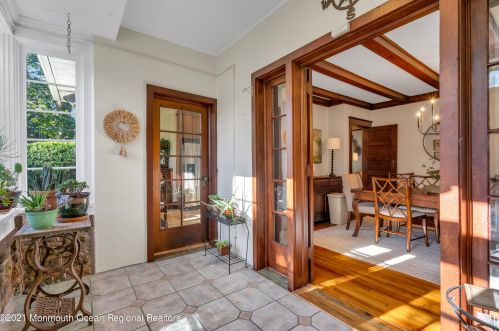 25 Memorial Pkwy, Atlantic Highlands NJ 07716-1655 exterior