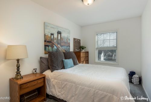 836 Sigsbee St, Grand Rapids MI 49506-2539 exterior