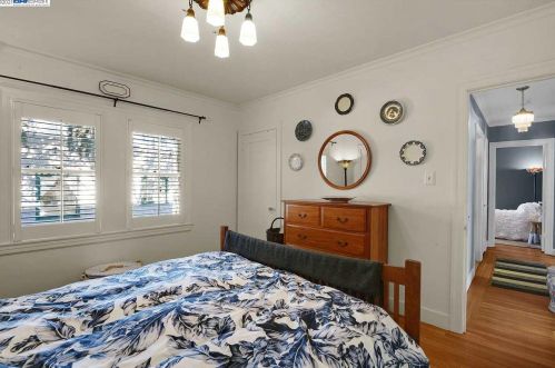 1460 Bancroft Way, Berkeley CA 94703-1759 exterior