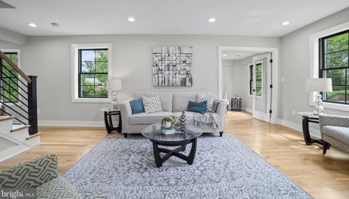 1505 Crestwood Dr, Alexandria VA  22302-2303 exterior