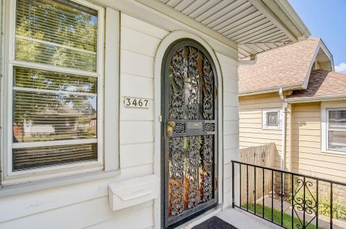 3467 11th St, Milwaukee, WI 53206-2833