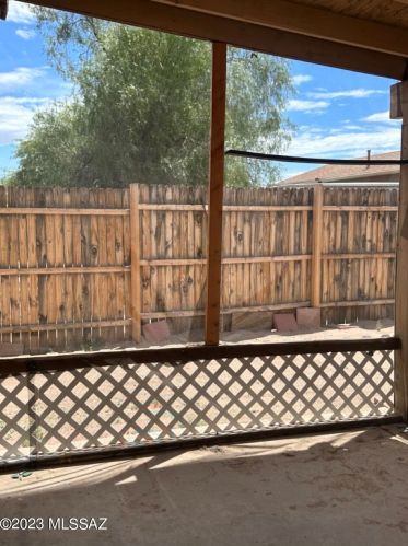 1765 Ransom Oaks Dr, Tucson AZ 85746-3173 exterior