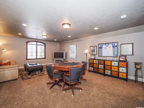 2161 Lorita Way, Sandy UT 84093-6514 exterior