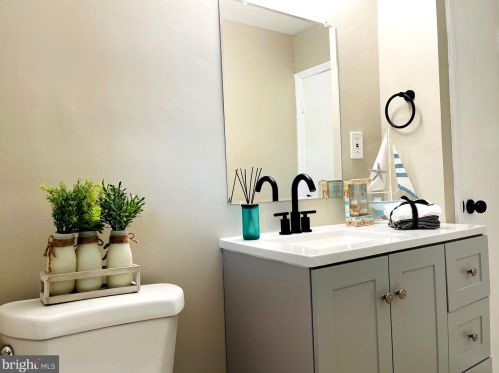 428 Northwest Dr, Silver Spring MD  20901-4417 exterior