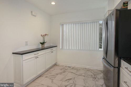 316 New Mark Esplanade, Rockville MD 20850-2750 exterior